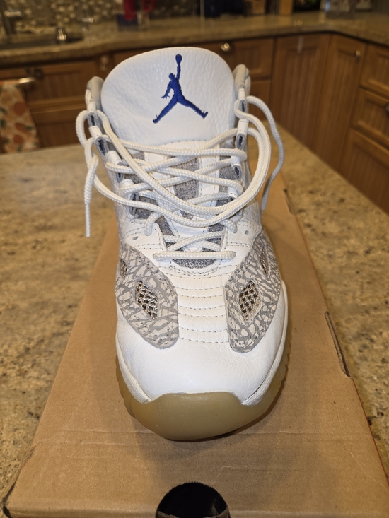 Jordan\'s 11 IE Low 1996 main image 15
